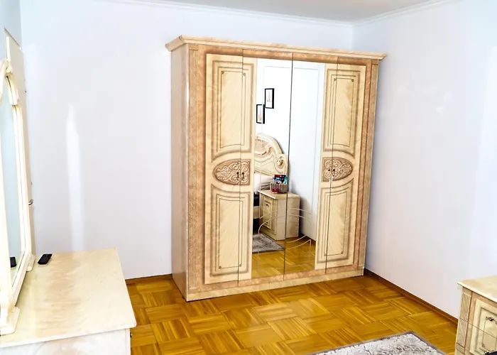 Hospedagem domiciliar Spacious 5 Minutes To Wiener Stadthalle Viena
